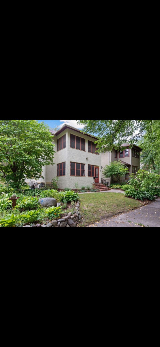 Front yard - 138 Cecil St SE