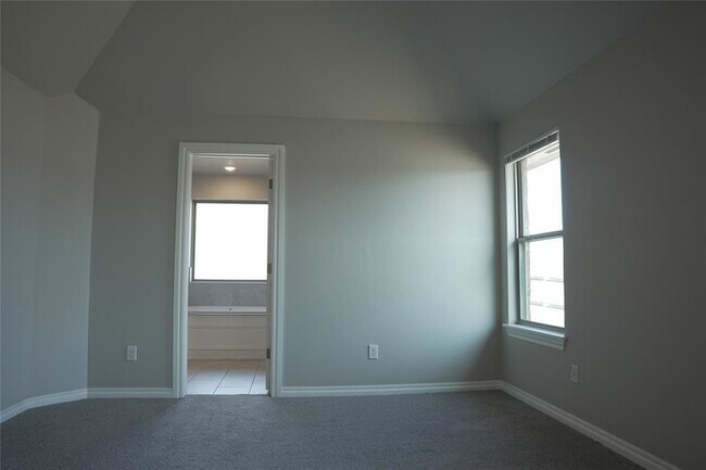 Building Photo - 5216 Bing Cir