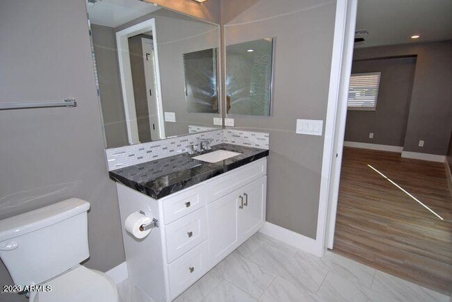 Building Photo - 8541 E Catalina Dr