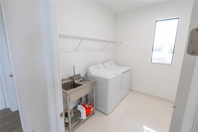 Building Photo - 12710 Caballo Ct
