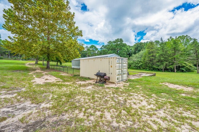Building Photo - 2725 FL-83
