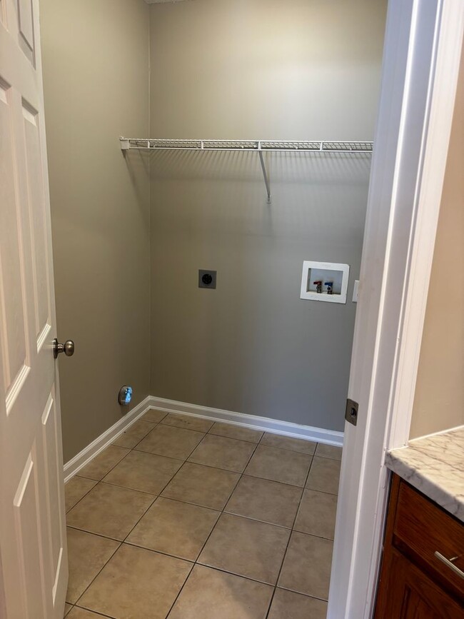 Building Photo - 3 Bedroom/ 2Bath located in Nettleton School District