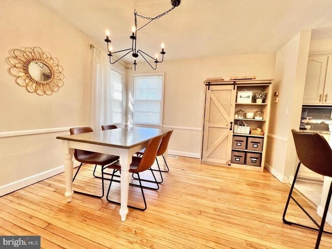 Building Photo - 503 Dorchester Ave