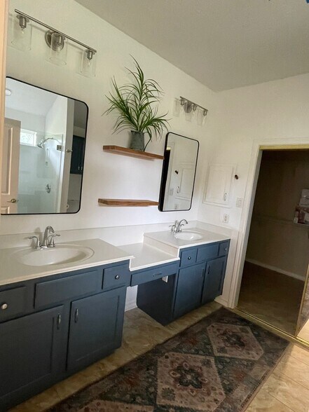 Master Bathroom - 220 Northcross Rd