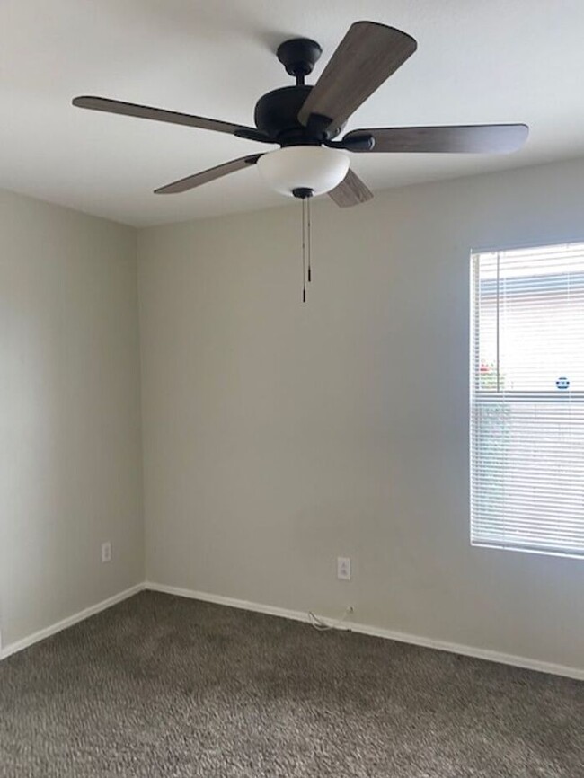 Building Photo - $2,350 3 Bedroom Gilbert 85296 Home For Le...