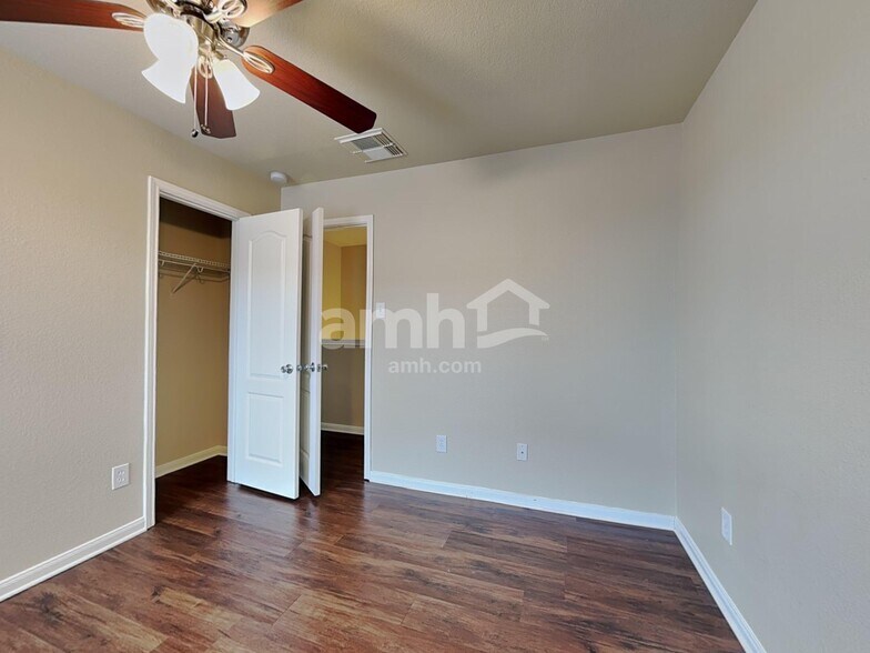 Building Photo - 3743 Jewel Point Dr