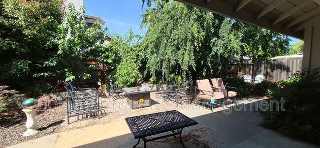 Building Photo - 642 Silvertop Way