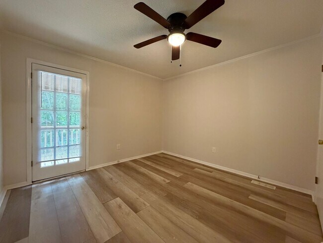 Building Photo - Large 4/2 with finished basement/bonus room- $1,895