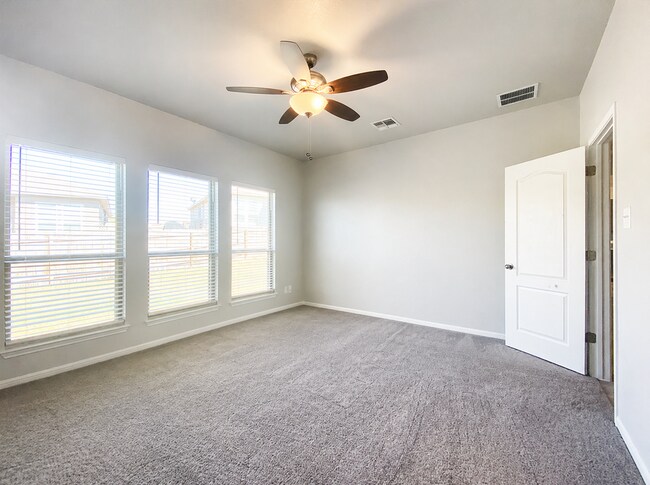 Building Photo - AVAILABLE SOON! APPLY ON OUR WEBSITE!
