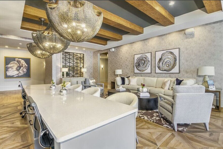 Building Photo - 6915 Endhaven Ln