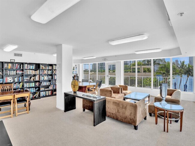 Building Photo - 3370 Hidden Bay Dr