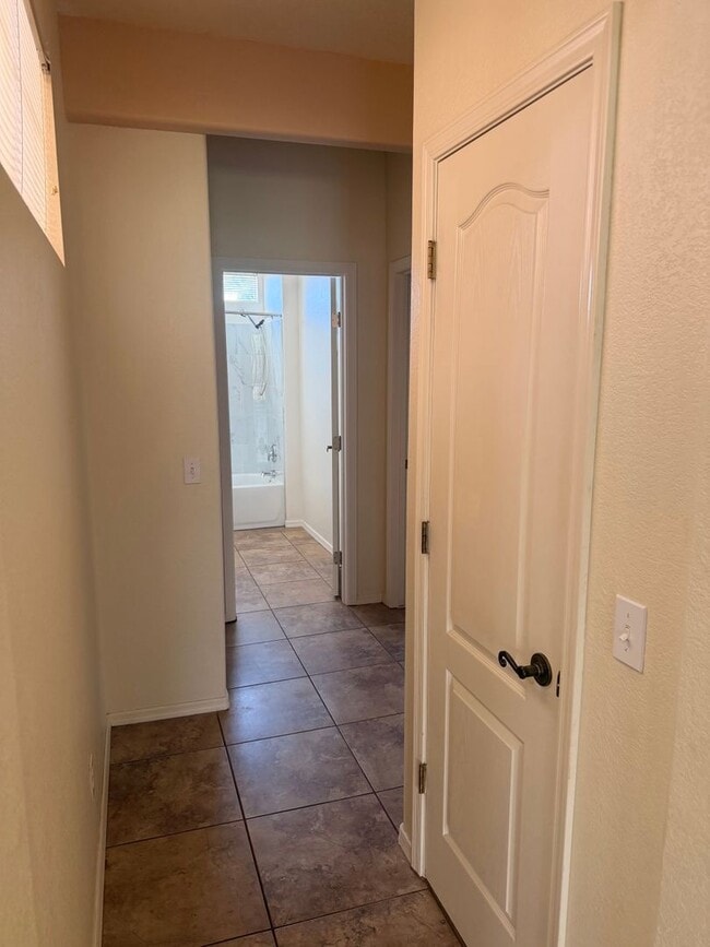 Building Photo - Great Location on Cul de Sac Lot