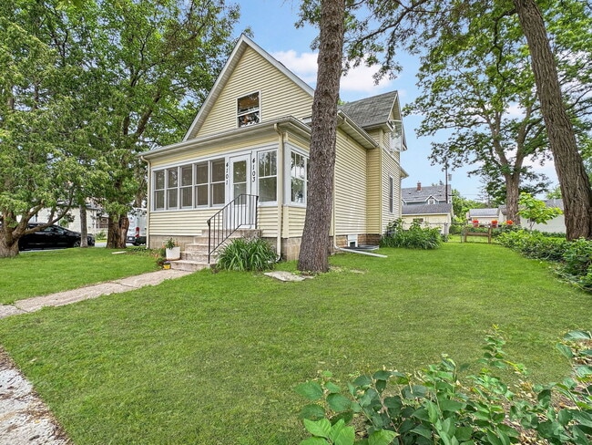 Building Photo - 4101 38th Ave S