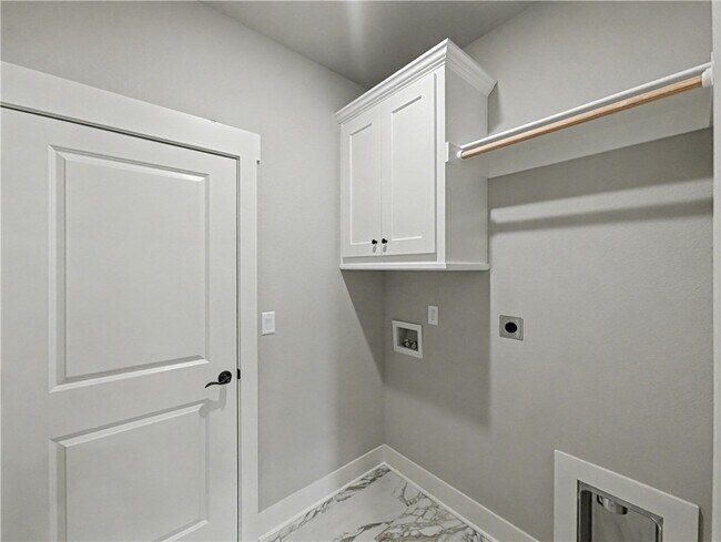 Building Photo - 52 Claxton Dr