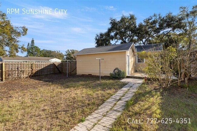 Building Photo - 4401 3rd Ave N