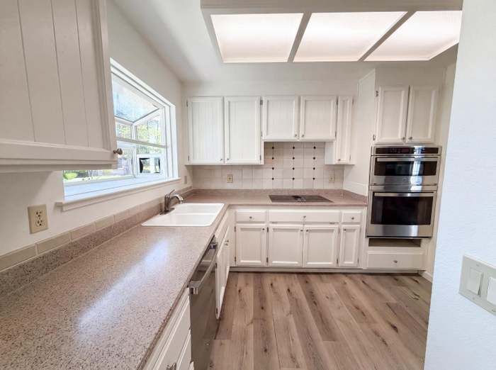 Building Photo - 5901 Small Hill Ct