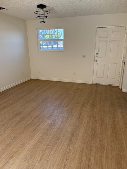 Building Photo - 2470 New Ave