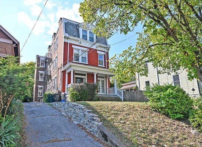 Building Photo - 2411 Fairview Ave