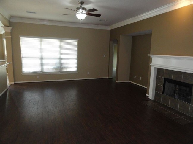 Building Photo - 6310 Canyon Chase Dr