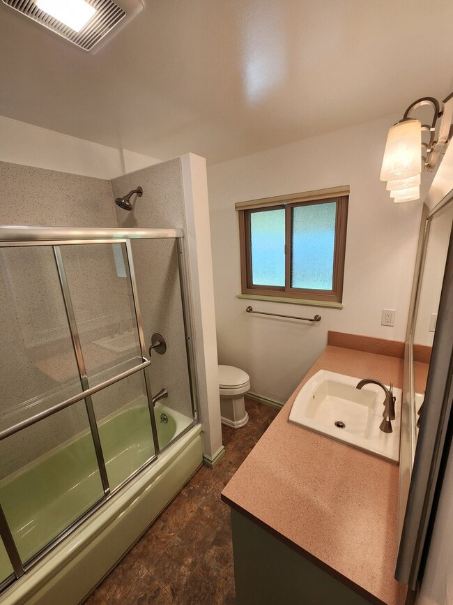 Building Photo - 1231 Padre Dr