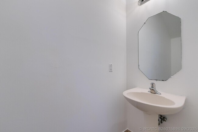 Building Photo - 2830 SW 82nd Ave