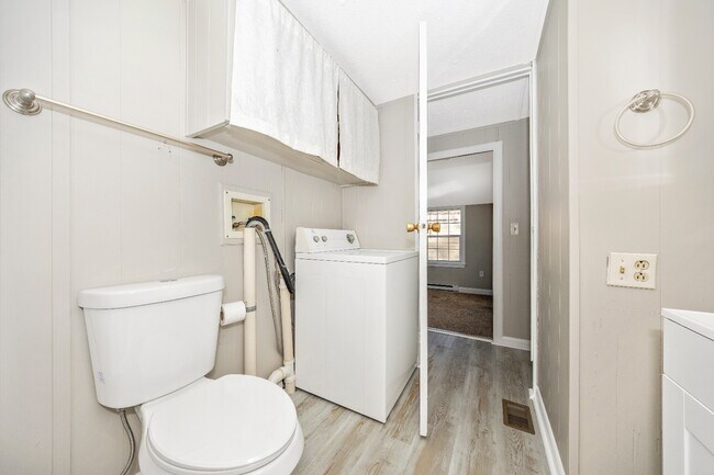 Building Photo - 5201 Amos Reeder Rd