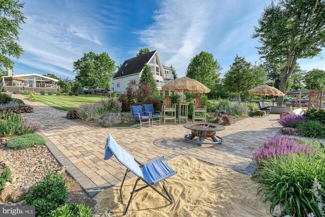 Building Photo - 366 Lake Meade Dr