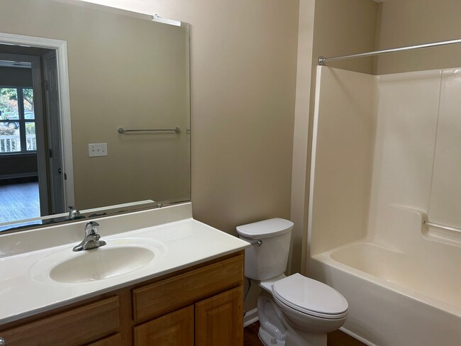 Building Photo - 2 Bed | 2 Bath Condo by Monkey Junction! M...