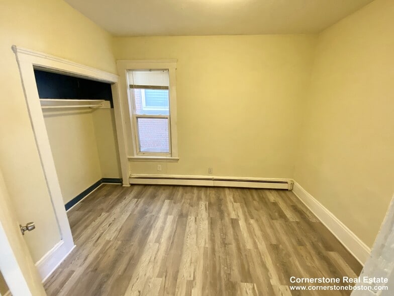Building Photo - 1562 Tremont St
