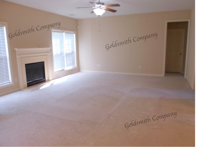Building Photo - 420 Abby Cir