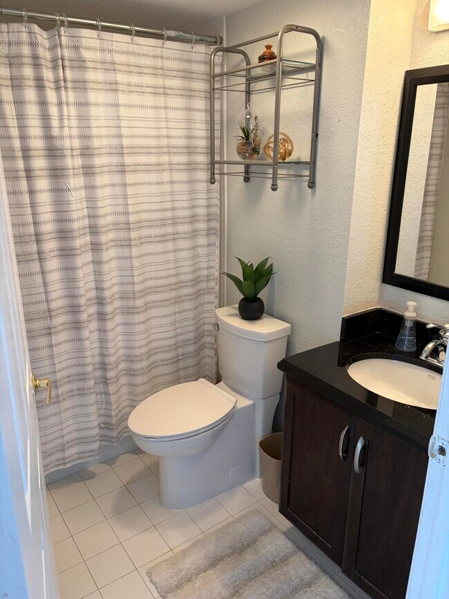 Building Photo - 1801 N Flagler Dr