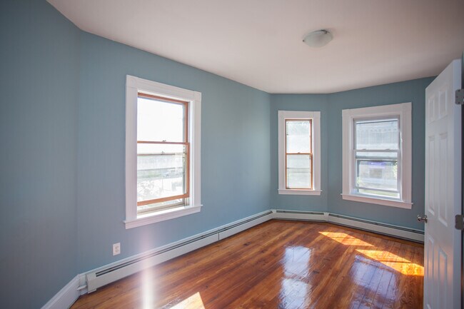 Building Photo - 173 Rindge Ave