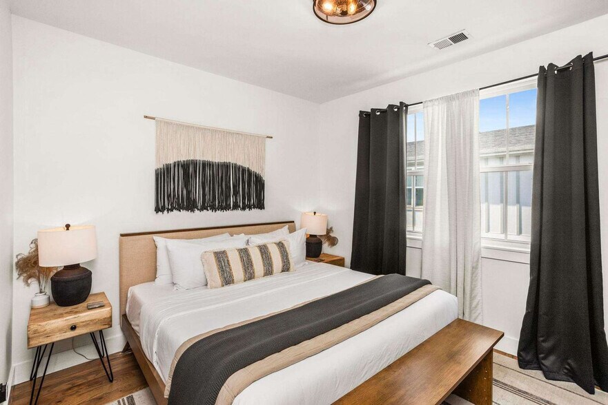 Building Photo - 4908I Delaware Ave