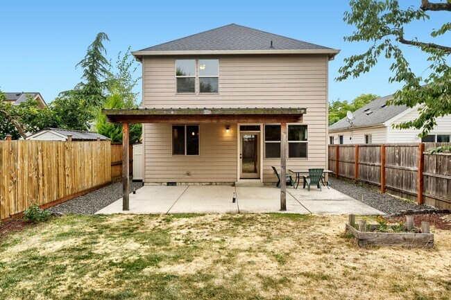 Building Photo - Custom-Built 4BR/2.5BA Two-Story Near Woodstock — Quartz Island Kitchen, Gas Fireplace & Fenced Y...