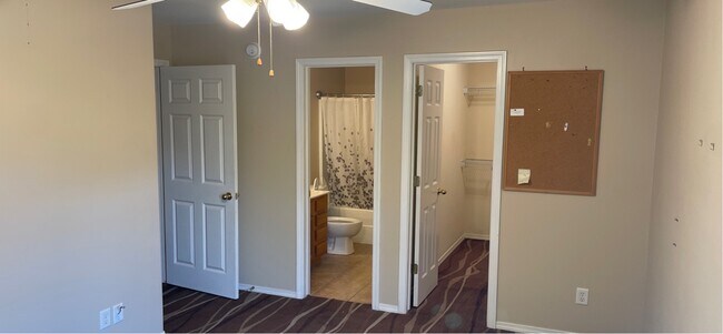 Building Photo - 4107 SW Chapelstone Ave