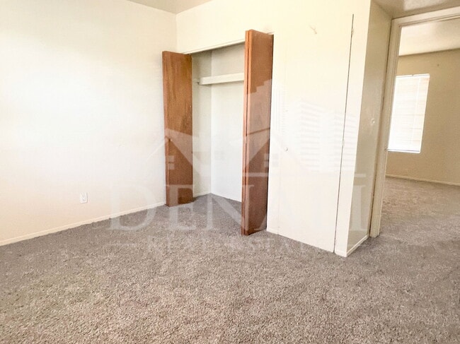 Building Photo - 1211 W Apache Trail