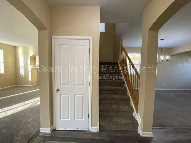 Building Photo - 239 Bristlecone St