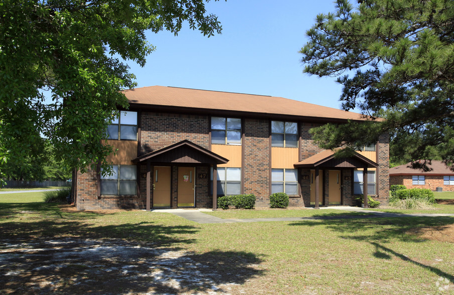 Primary Photo - Wedgewood Apartments