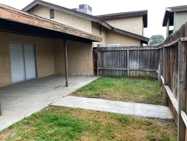 Building Photo - 4401 Parkwood Ct