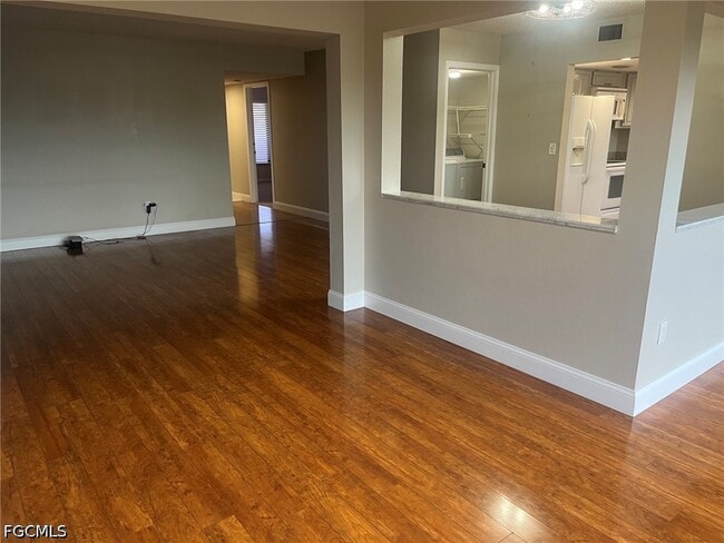 Building Photo - 7430 Lake Breeze Dr
