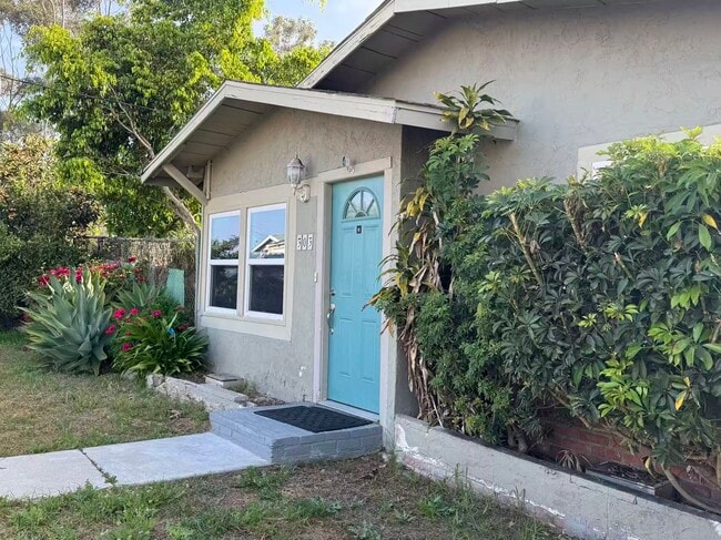 Building Photo - 303 S 46th St