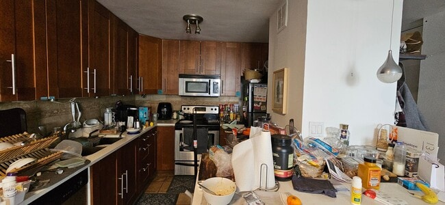 Building Photo - UPTOWN - GREAT 1BD/1BTH CONDO FOR RENT!