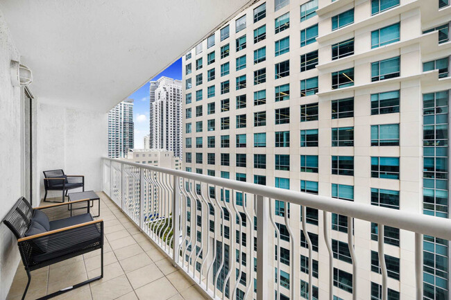 Building Photo - 1200 Brickell Bay Dr