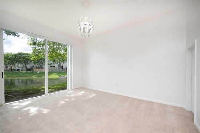 Building Photo - 445 NE 21st Ave