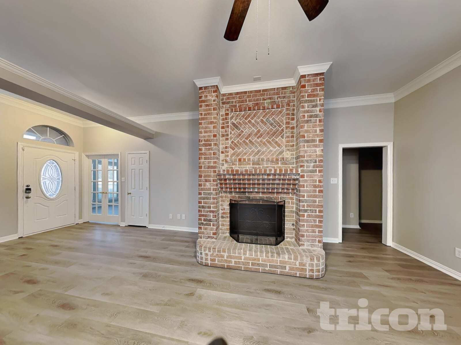 Building Photo - 709 W Park Dr