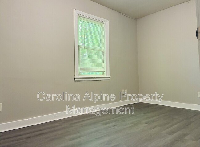 Building Photo - 2716 Mayfair Ave