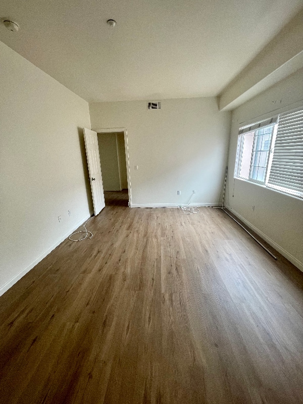 Building Photo - 3953 Riviera Dr