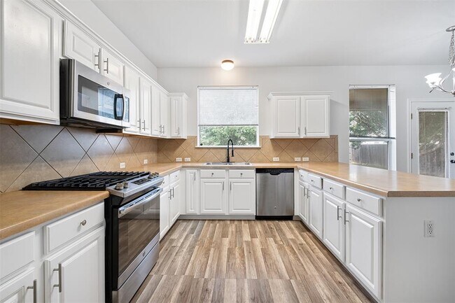 Building Photo - 4101 Bandice Ln