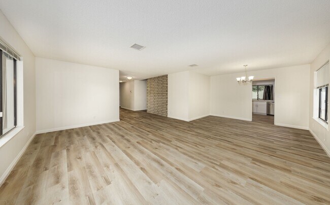 Building Photo - Remodeled Single Story Home off Huron St.