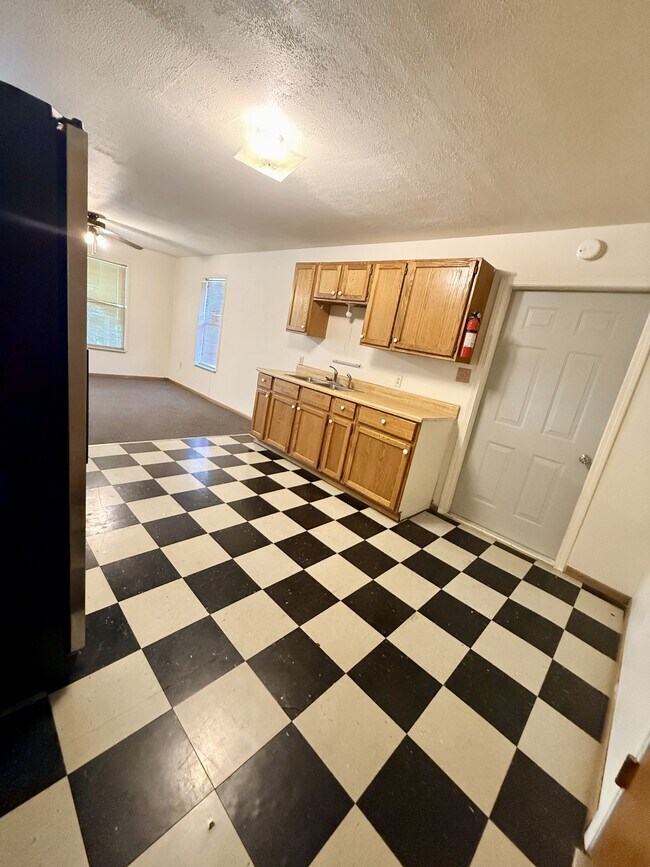 Building Photo - 708 East St